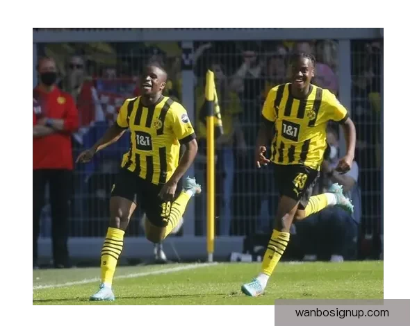 多特补时连入两球逆转斯图加特阿德耶米布兰特联袂建功